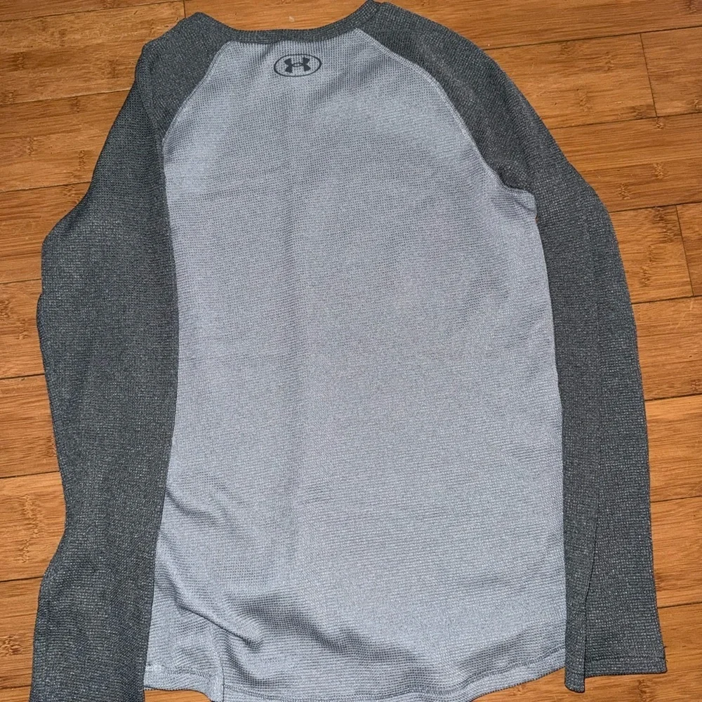 Under Armour Boys Gray Long Sleeve Shirt
